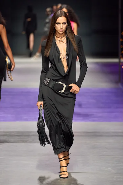 Look 14